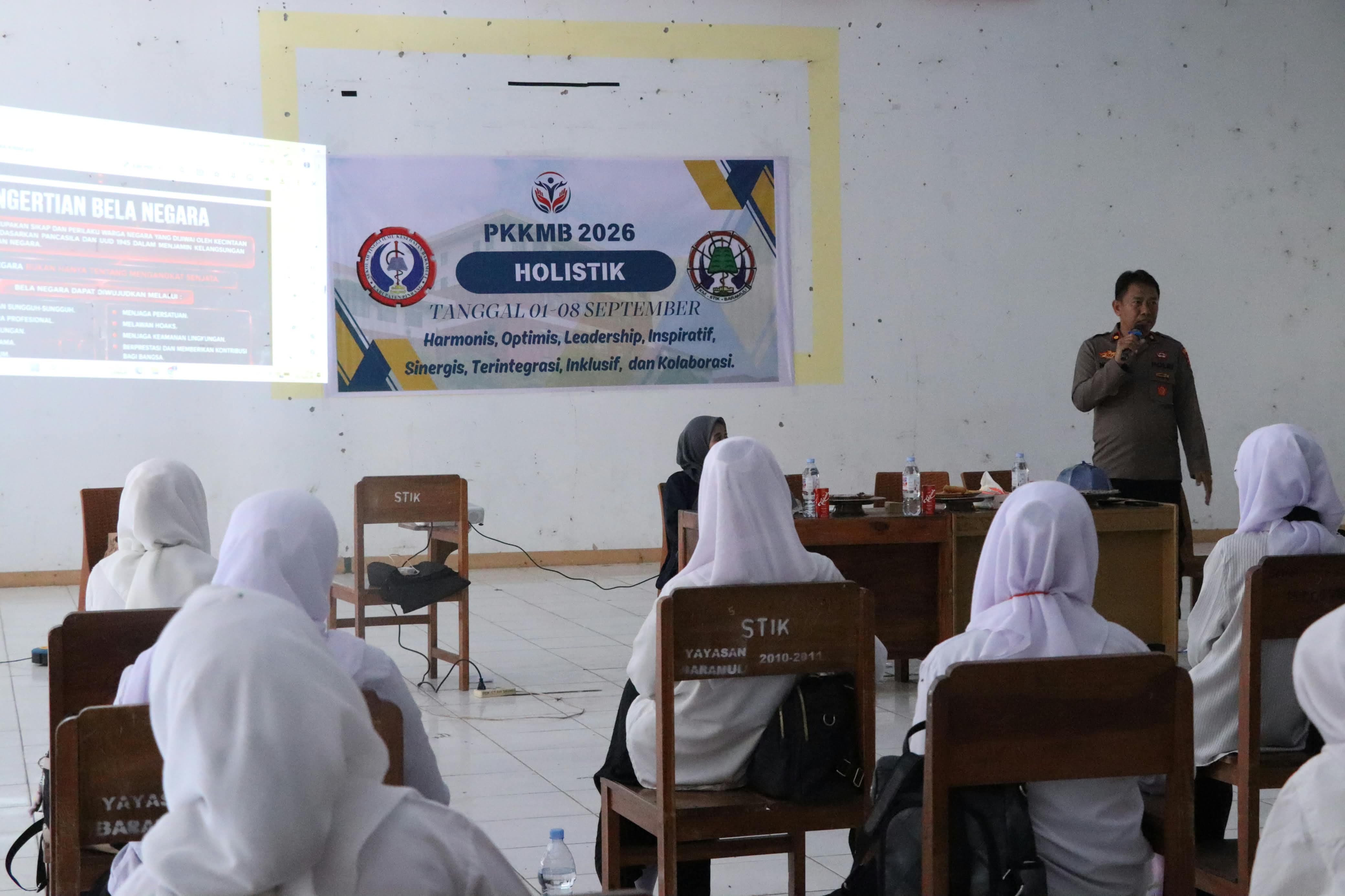 Wakapolres Pinrang Bekali Mahasiswa Baru STIKES Baramuli dengan Wawasan Bela Negara